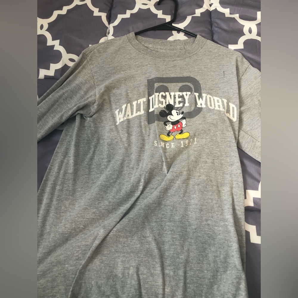 Walt Disney world longsleeve tee shirt gray